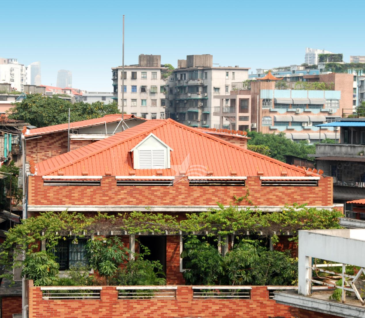新農村建房：琉璃瓦與合成樹(shù)脂瓦對比，何者更適合？