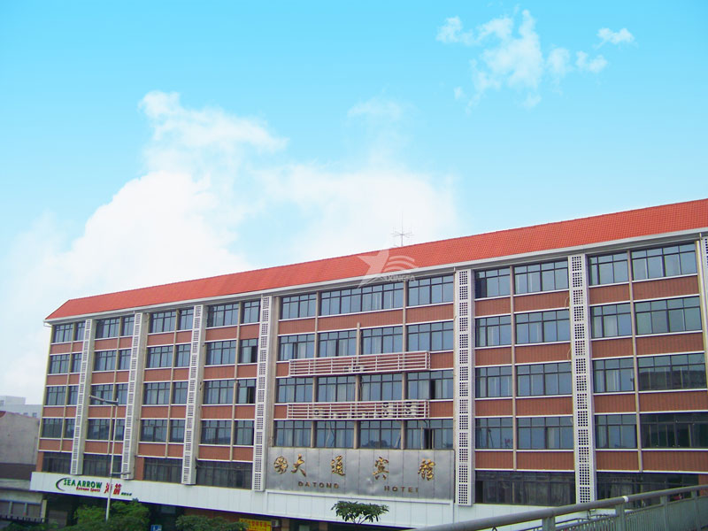 合成樹(shù)脂瓦：輕材質(zhì)高性能，助力屋面建材市場(chǎng)持續發(fā)展